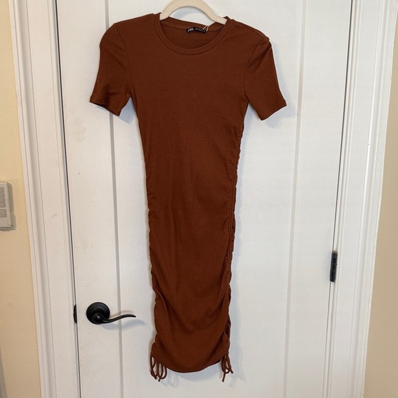 Zara Rust Brown Midi Dress with Ruched Sides - Picture 1 of 6